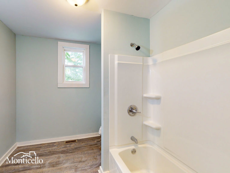 1ST FLR FULL BATH-3