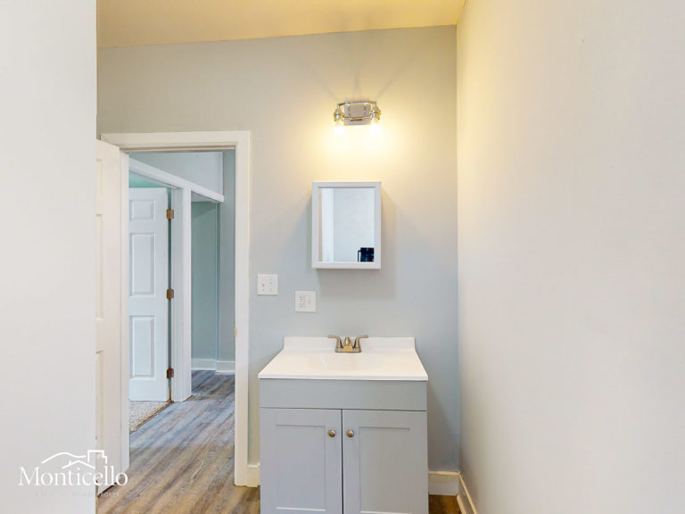 2ND FLR FULL BATHROOMS-5