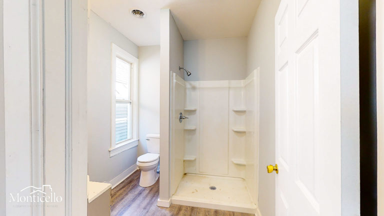 2ND FLR FULL BATHROOMS-6