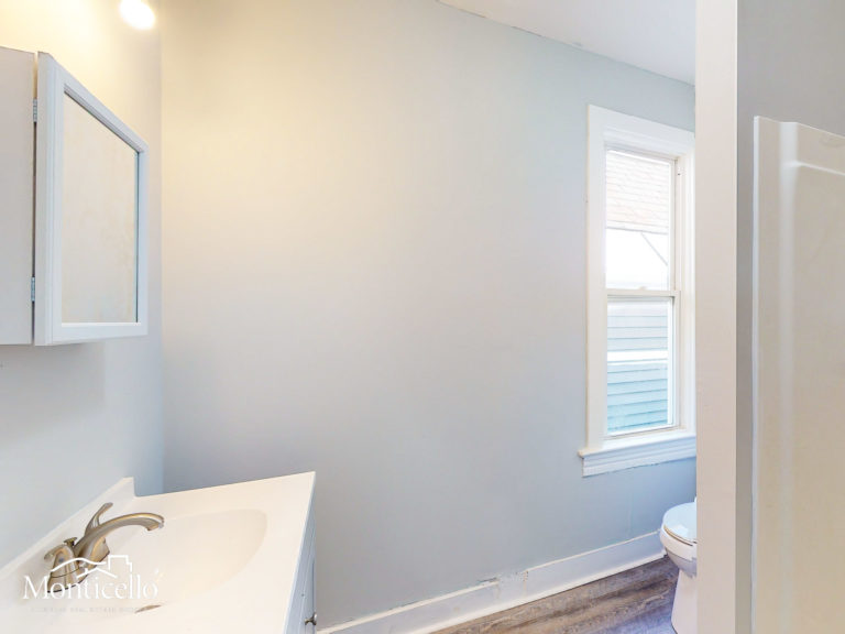 2ND FLR FULL BATHROOMS-7