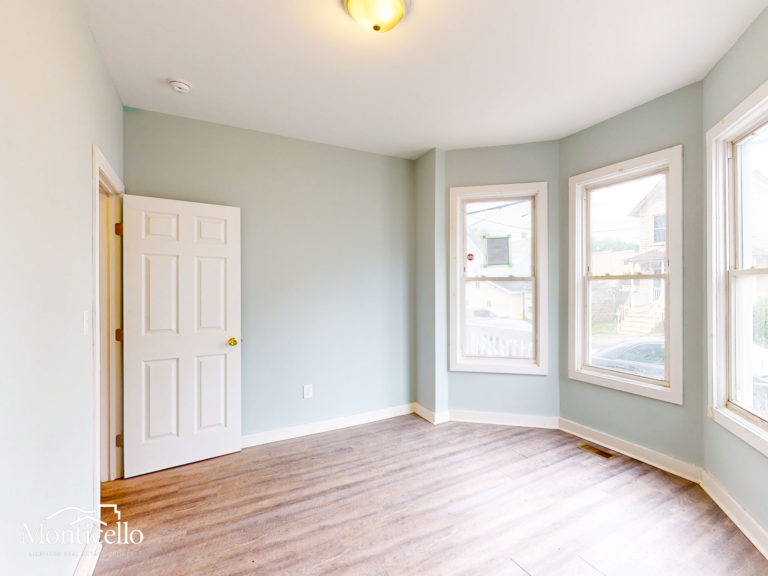 FAMILY ROOM:OFFICE_ OFFICE-07